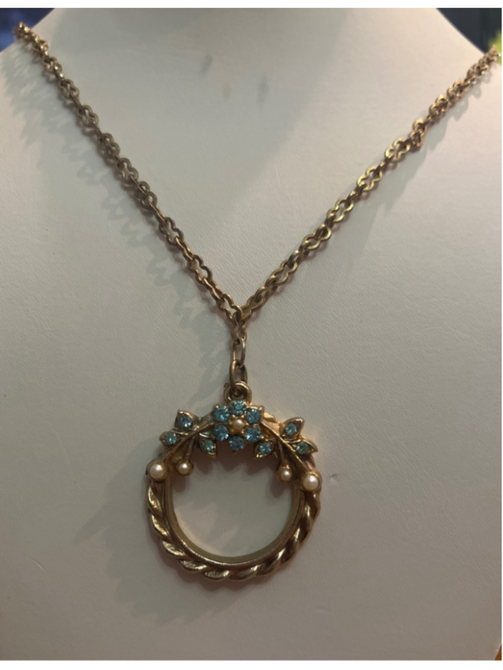 Women's vintage Gold Tone Necklace with Blue Rhinestones & faux pearl 26” - Picture 5 of 5